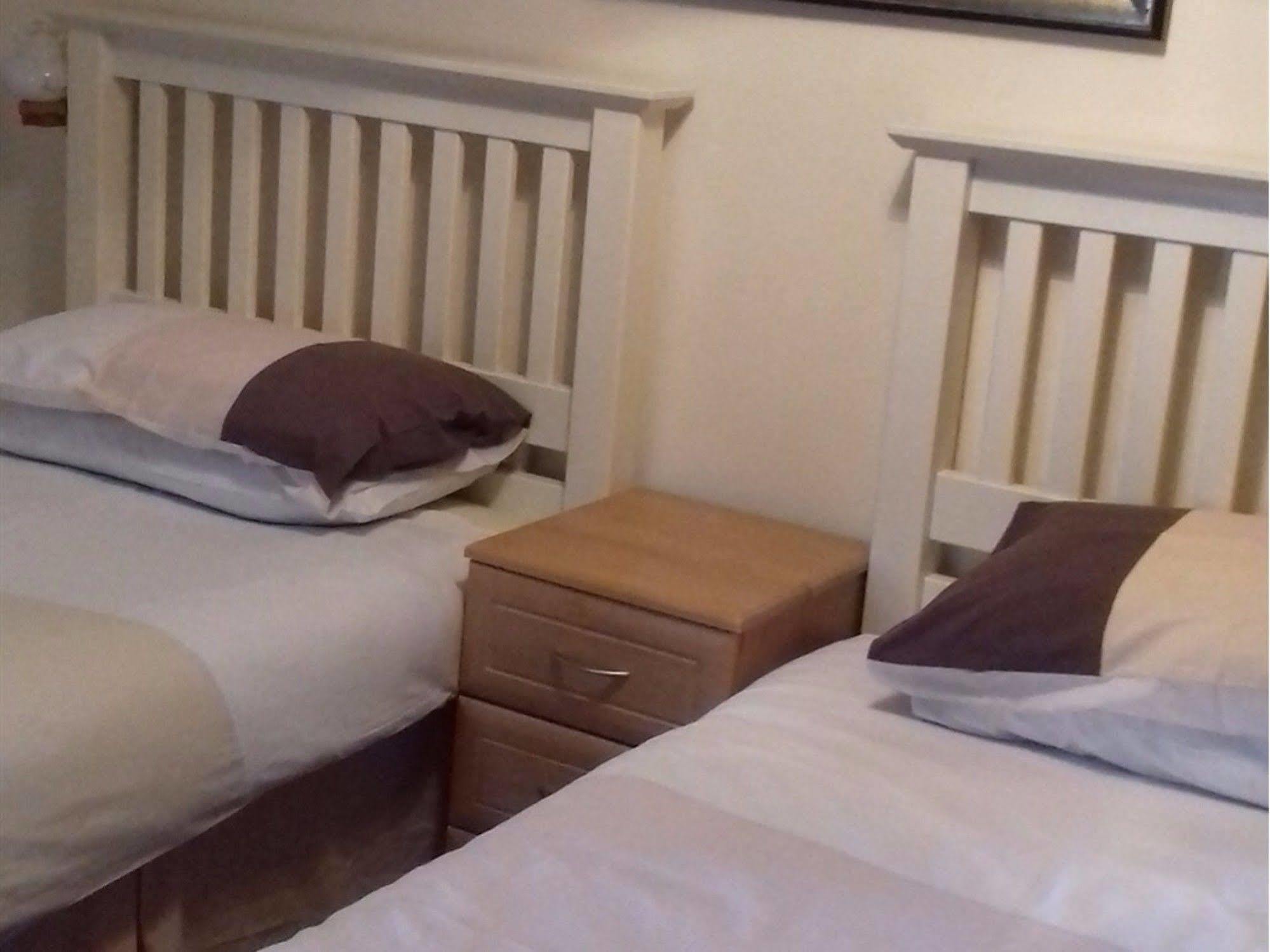 The Dolphin Inn Kingsbridge  Bagian luar foto
