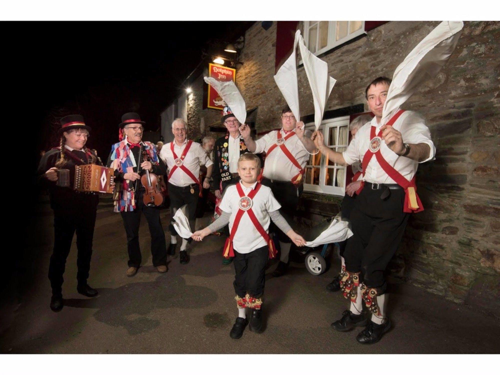 The Dolphin Inn Kingsbridge  Bagian luar foto