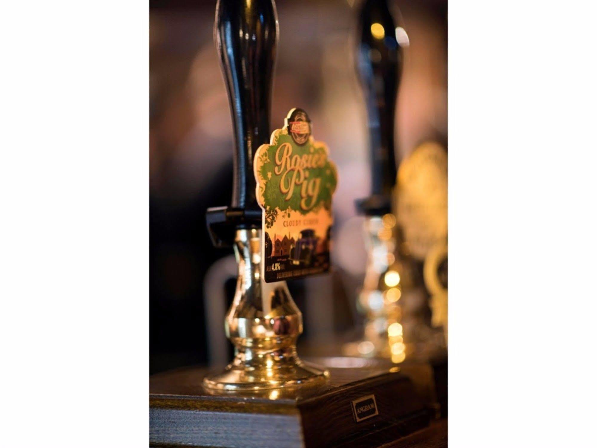 The Dolphin Inn Kingsbridge  Bagian luar foto